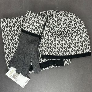 Michael Kors Scarf Hat Gloves 3-Piece Set NWT Fall 2020